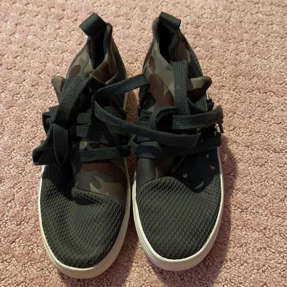 camouflage sneakers